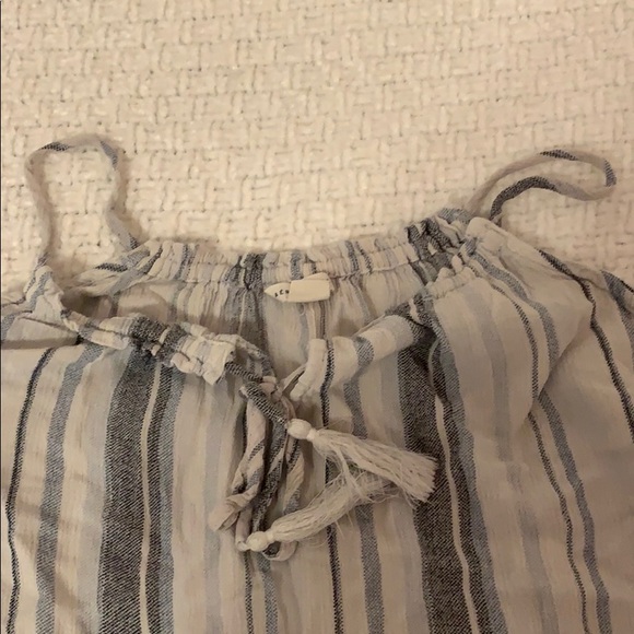 Aero Off the shoulder with straps - Picture 2 of 3